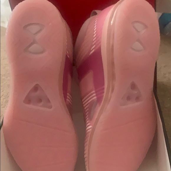 Lebron x John Elliot - Picture 3 of 7